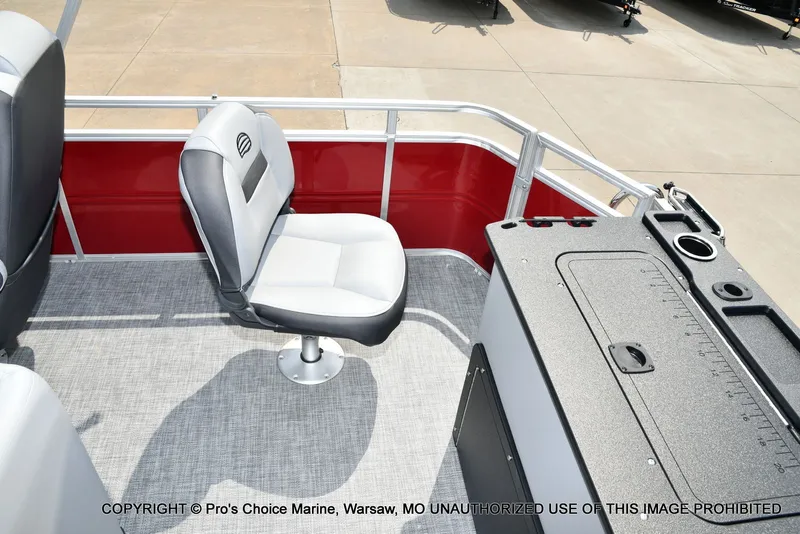 Slide: The Image of Sun Tracker SportFish 20 DLX 2026 - 50