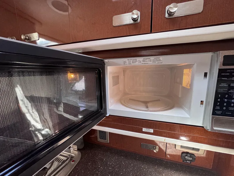 Slide: The Image of Sea Ray 330 Sundancer 2012 - 51