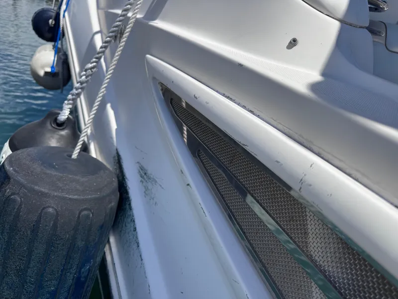 Slide: The Image of Sea Ray 330 Sundancer 2012 - 77