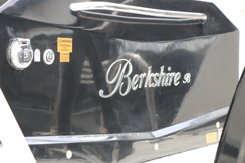 Slide: The Image of Berkshire 233 SL STS 2015 - 12