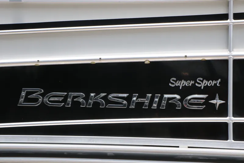 Slide: The Image of Berkshire 233 SL STS 2015 - 39