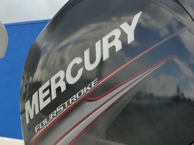 Slide: The Image of Mako 19 CPX 2019 - 10