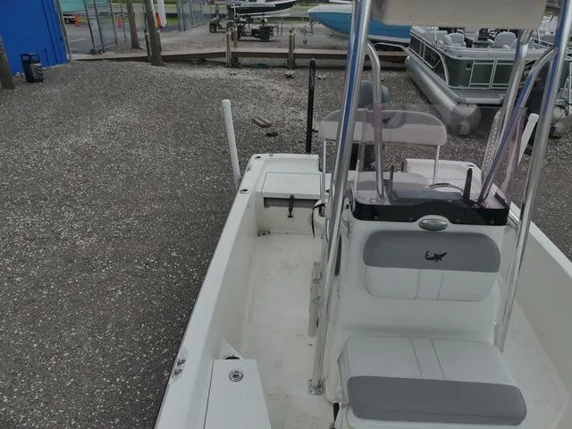 Slide: The Image of Mako 19 CPX 2019 - 14