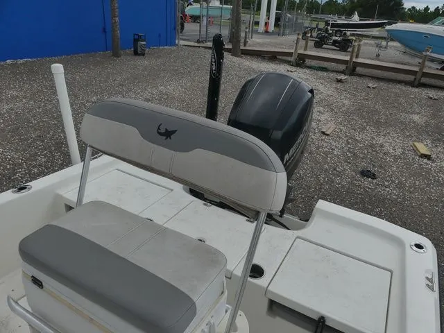 Slide: The Image of Mako 19 CPX 2019 - 17