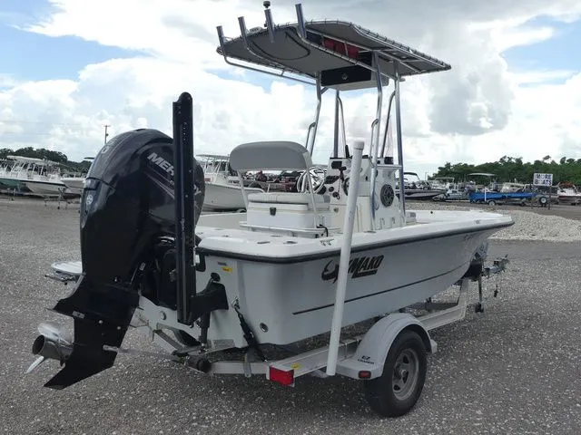 Slide: The Image of Mako 19 CPX 2019 - 4