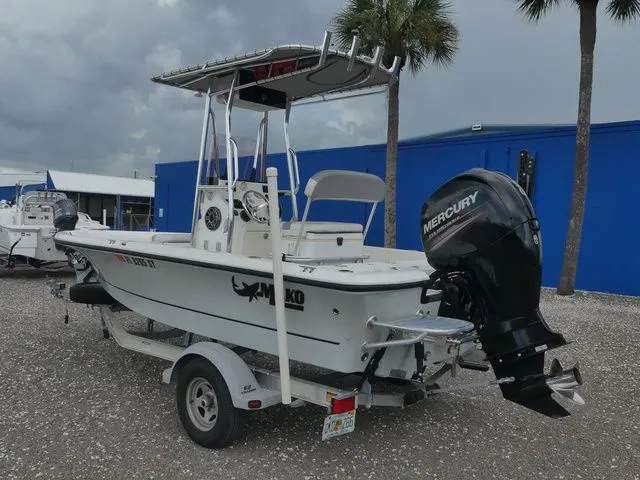 Slide: The Image of Mako 19 CPX 2019 - 6