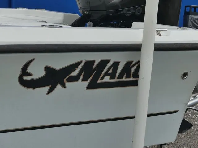 Slide: The Image of Mako 19 CPX 2019 - 8