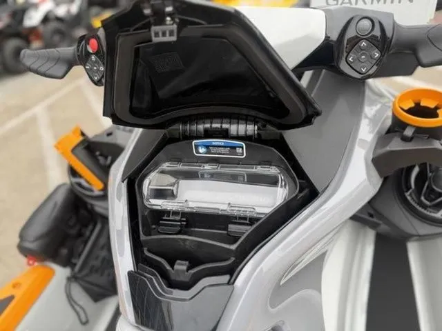 Slide: The Image of Sea-Doo FISH PRO 2025 - 10