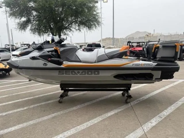 Slide: The Image of Sea-Doo FISH PRO 2025 - 4