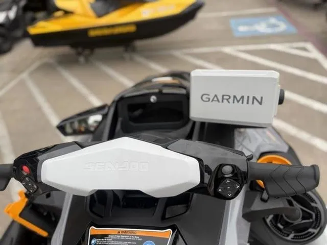 Slide: The Image of Sea-Doo FISH PRO 2025 - 9