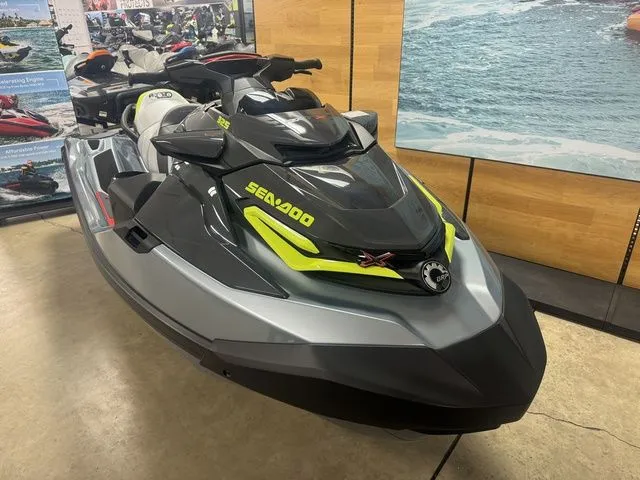 The Image of Sea-Doo RXT-X 2025 - 1