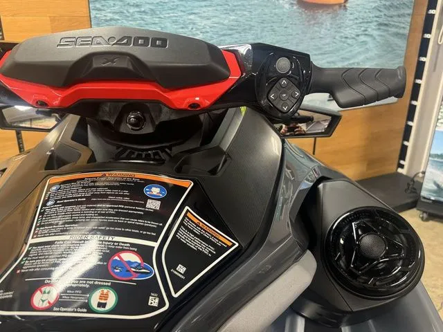 Slide: The Image of Sea-Doo RXT-X 2025 - 11