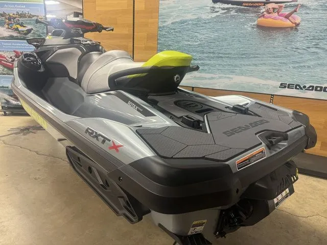 Slide: The Image of Sea-Doo RXT-X 2025 - 5