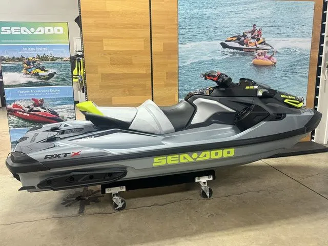 Slide: The Image of Sea-Doo RXT-X 2025 - 8
