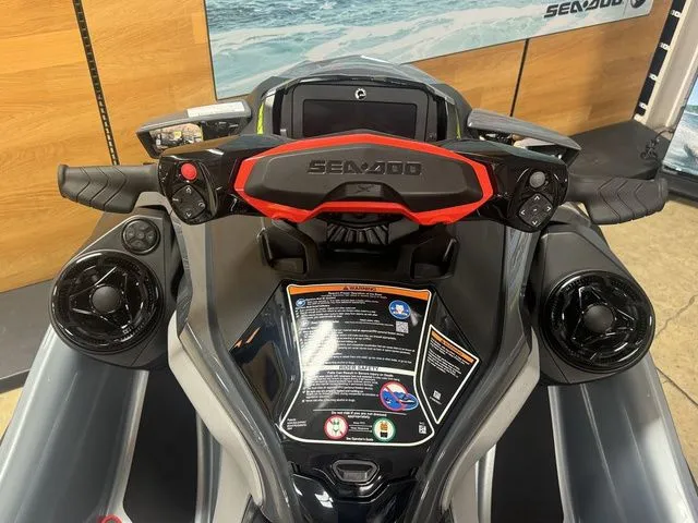 Slide: The Image of Sea-Doo RXT-X 2025 - 9