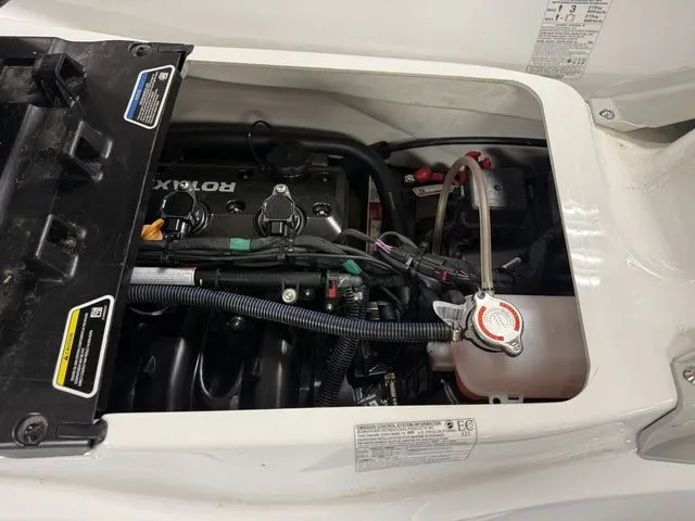 Slide: The Image of Sea-Doo FISH PRO 2025 - 18