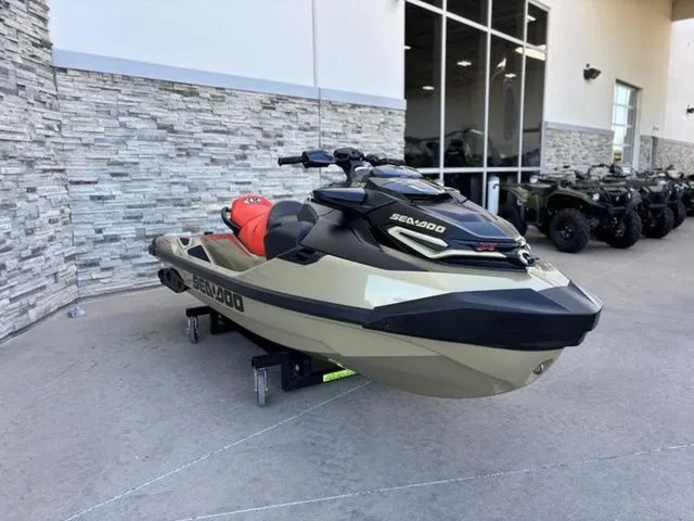 The Image of Sea-Doo RXT-X 2025 - 1