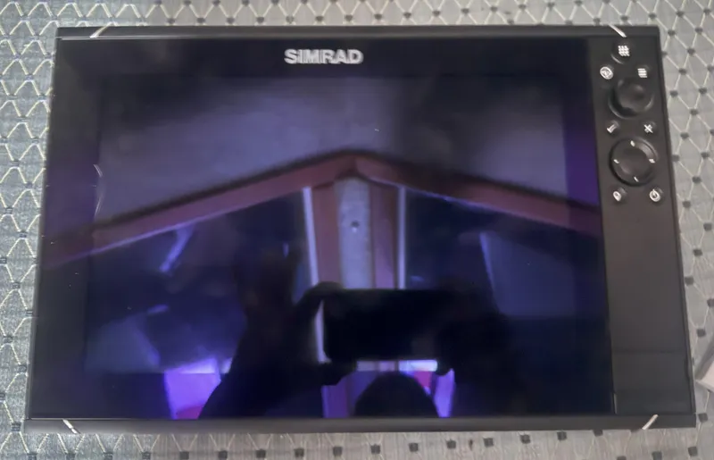 Slide: The Image of Simrad marine display on a Pacemaker 308 boat, 1988 model. - 7