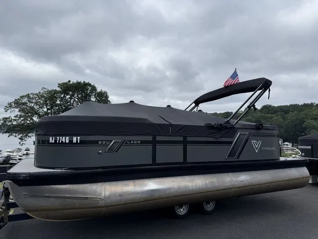 Slide: The Image of Viaggio Lago U L20U 2023 - 15