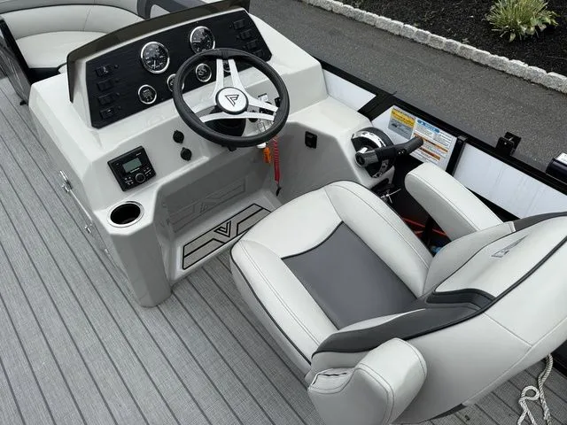 Slide: The Image of Viaggio Lago U L20U 2023 - 6