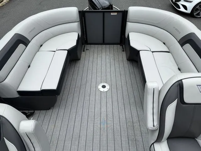 Slide: The Image of Viaggio Lago U L20U 2023 - 7