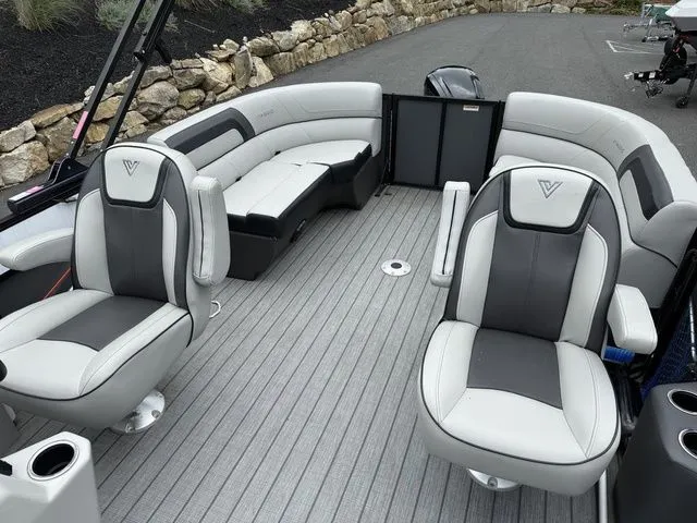 Slide: The Image of Viaggio Lago U L20U 2023 - 8