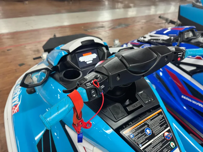 Slide: The Image of 2022 Yamaha WaveRunner FX SVHO, blue, close-up of handlebars and controls. - 25