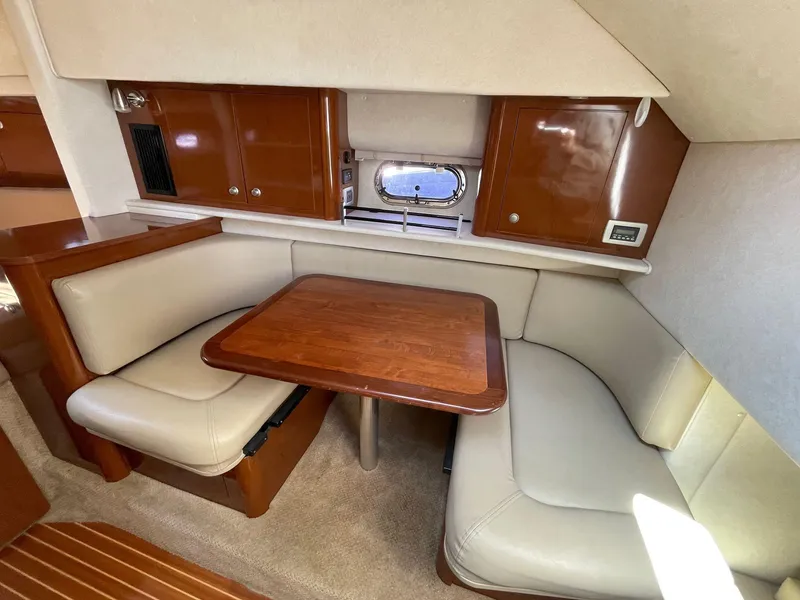 Slide: The Image of Sea Ray 290 - Salon / Salon Table - 5