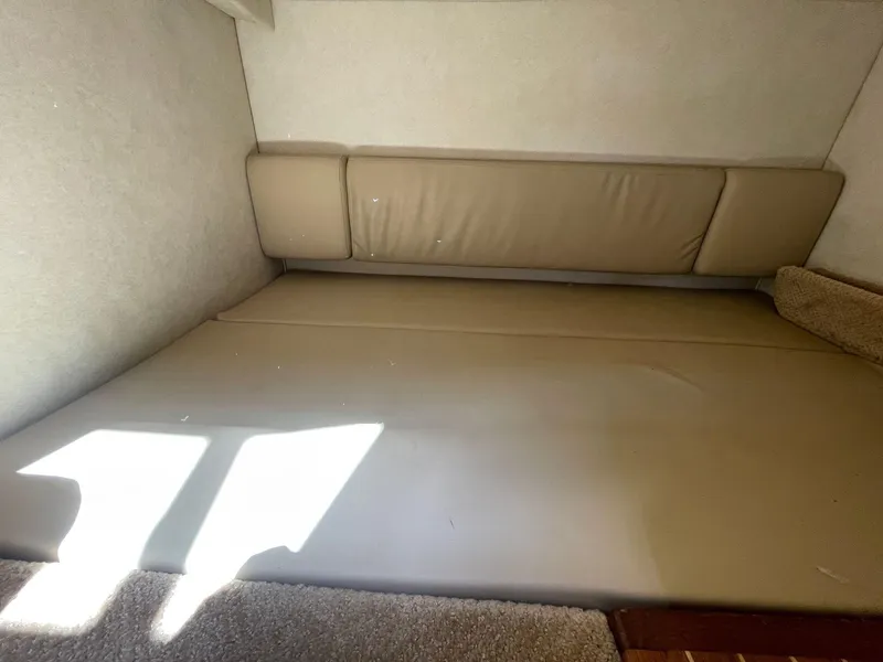 Slide: The Image of Sea Ray 290 - Aft Cabin - 7