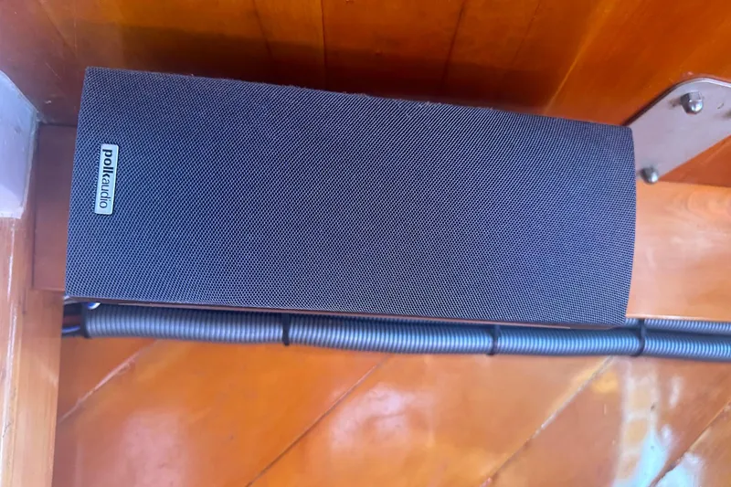 Slide: The Image of Polk stereo speakers - 21