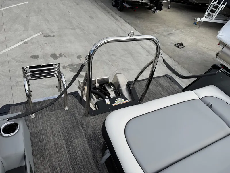 Slide: The Image of Avalon Catalina - 25 FT Versatile Rear Bench w/ 250HP Mercury Verado! 2025 - 13