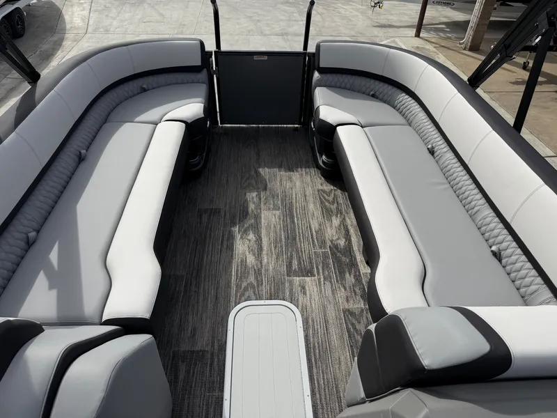 Slide: The Image of Avalon Catalina - 25 FT Versatile Rear Bench w/ 250HP Mercury Verado! 2025 - 17