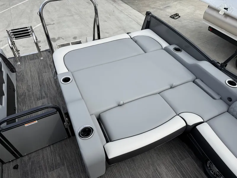 Slide: The Image of Avalon Catalina - 25 FT Versatile Rear Bench w/ 250HP Mercury Verado! 2025 - 6