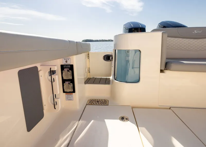 Slide: The Image of Scout 400 LXF 2026 - 13