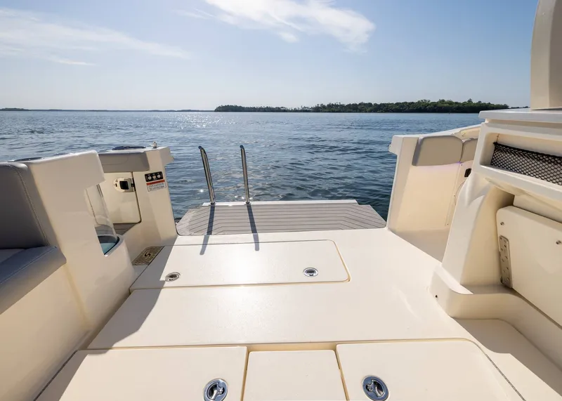 Slide: The Image of Scout 400 LXF 2026 - 15