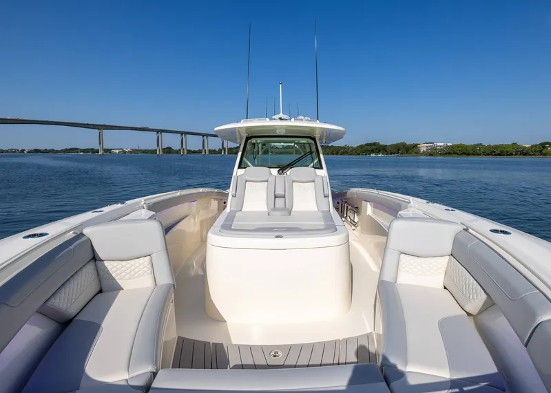 Slide: The Image of Scout 400 LXF 2026 - 17