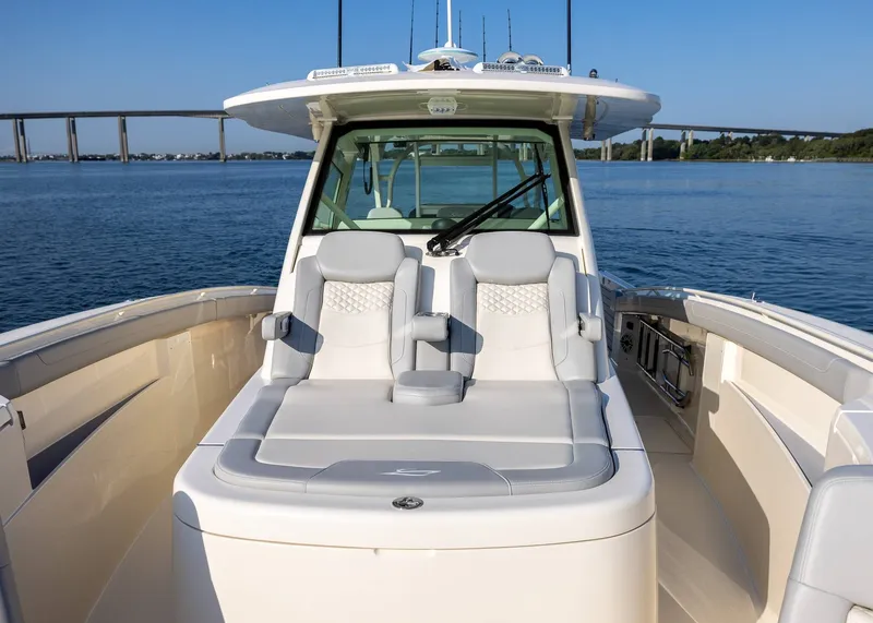 Slide: The Image of Scout 400 LXF 2026 - 19