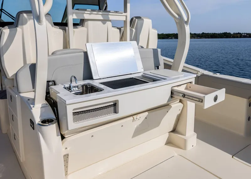 Slide: The Image of Scout 400 LXF 2026 - 26