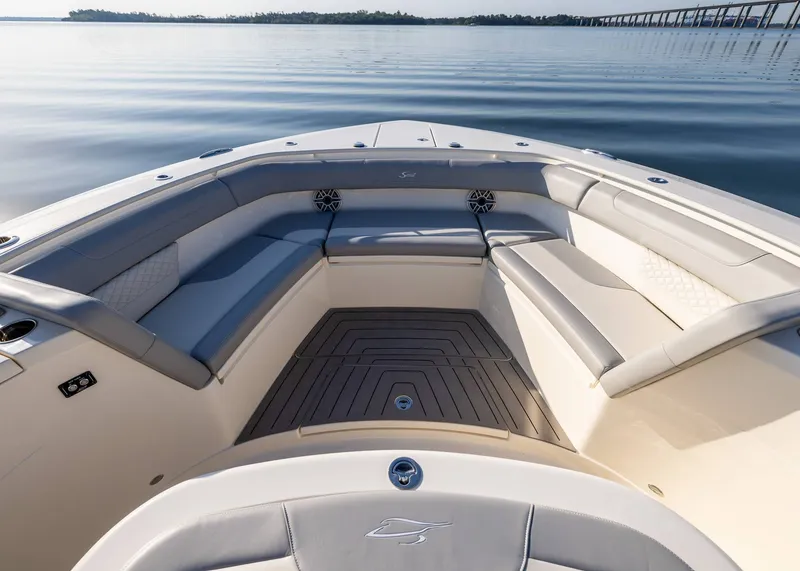 Slide: The Image of Scout 400 LXF 2026 - 37