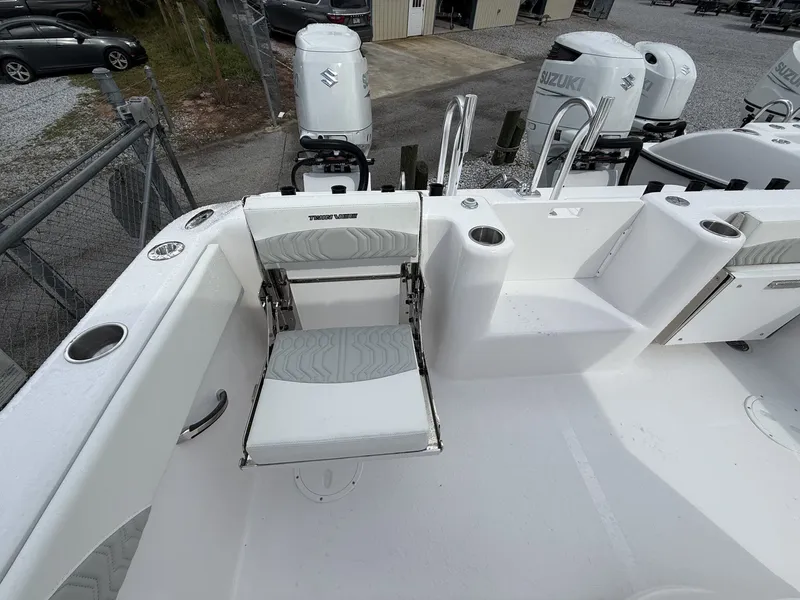 Slide: The Image of Twin Vee GFX2 280 GFX2 2026 - 22