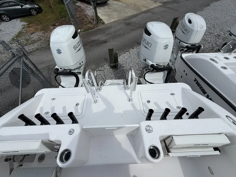 Slide: The Image of Twin Vee GFX2 280 GFX2 2026 - 20