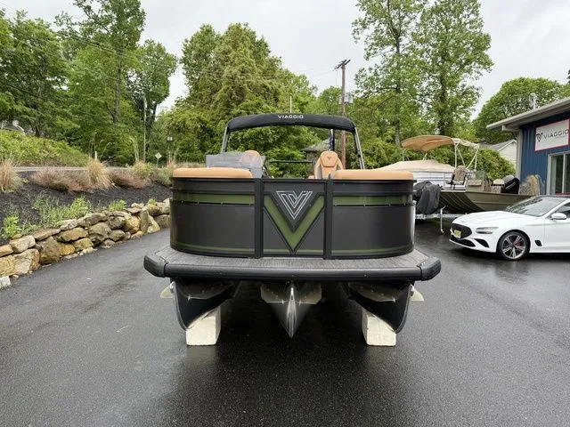 Slide: The Image of Viaggio X20U Tri-Toon (25" Tubes) 2025 - 6