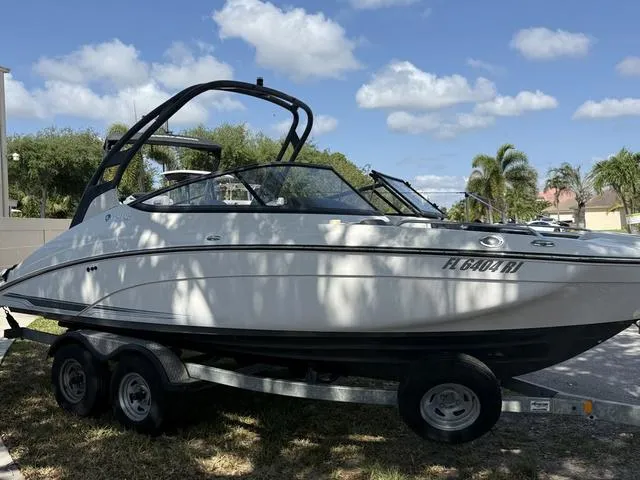 Slide: The Image of Yamaha 212 Limited S 2017 - 4