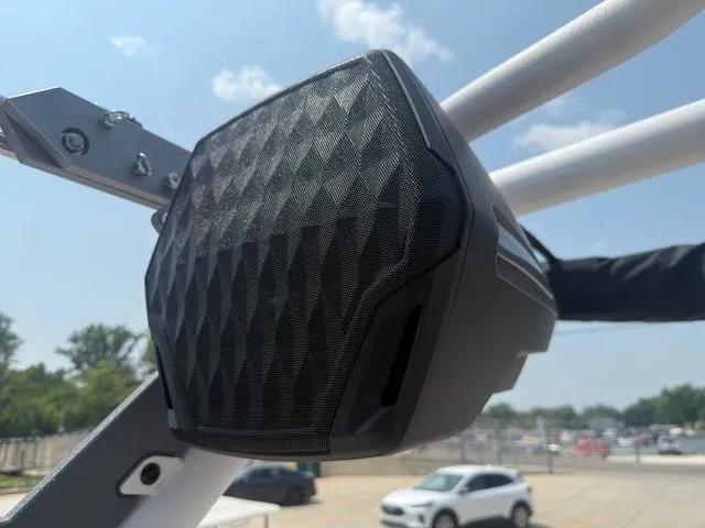 Slide: The Image of Malibu Wakesetter 23 LSV 2025 - 18