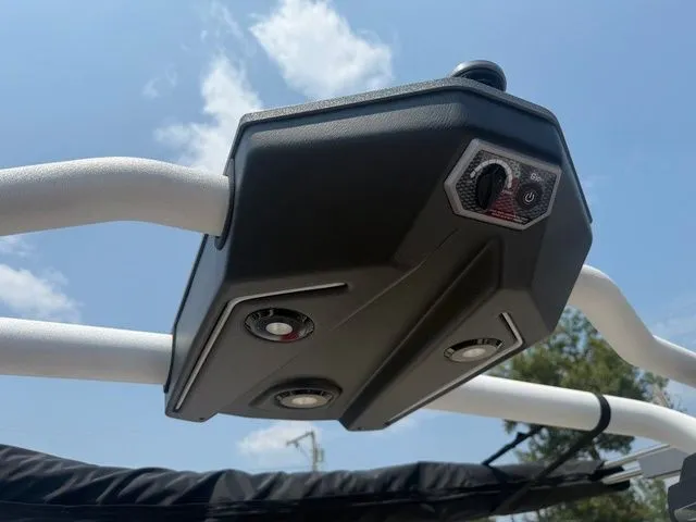 Slide: The Image of Malibu Wakesetter 23 LSV 2025 - 19