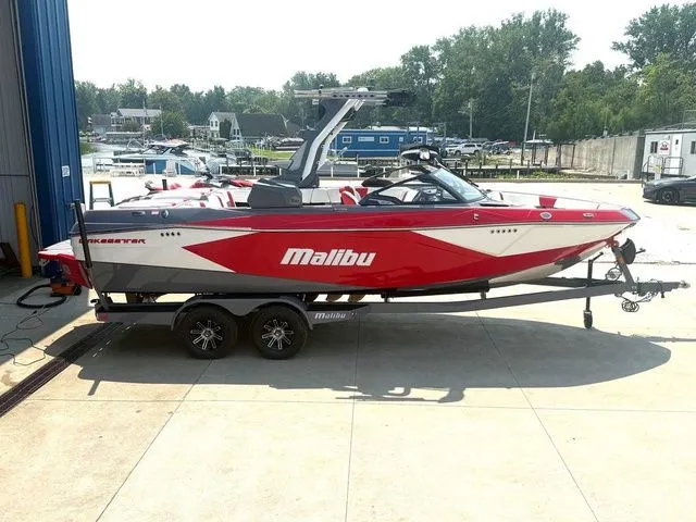 Slide: The Image of Malibu Wakesetter 23 LSV 2025 - 2