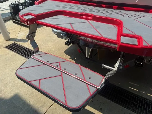 Slide: The Image of Malibu Wakesetter 23 LSV 2025 - 26