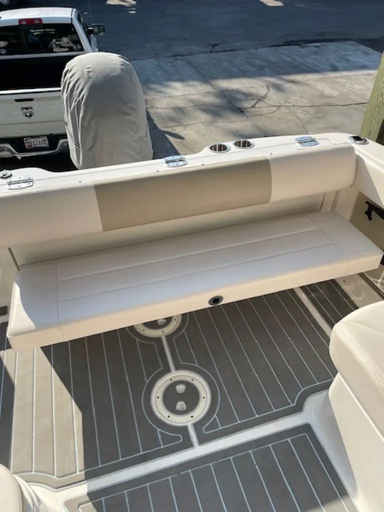 Slide: The Image of Robalo R227 Dual Console 2017 - 10