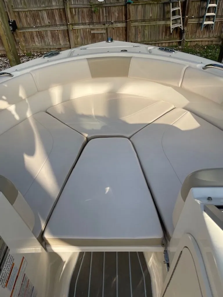 Slide: The Image of Robalo R227 Dual Console 2017 - 20