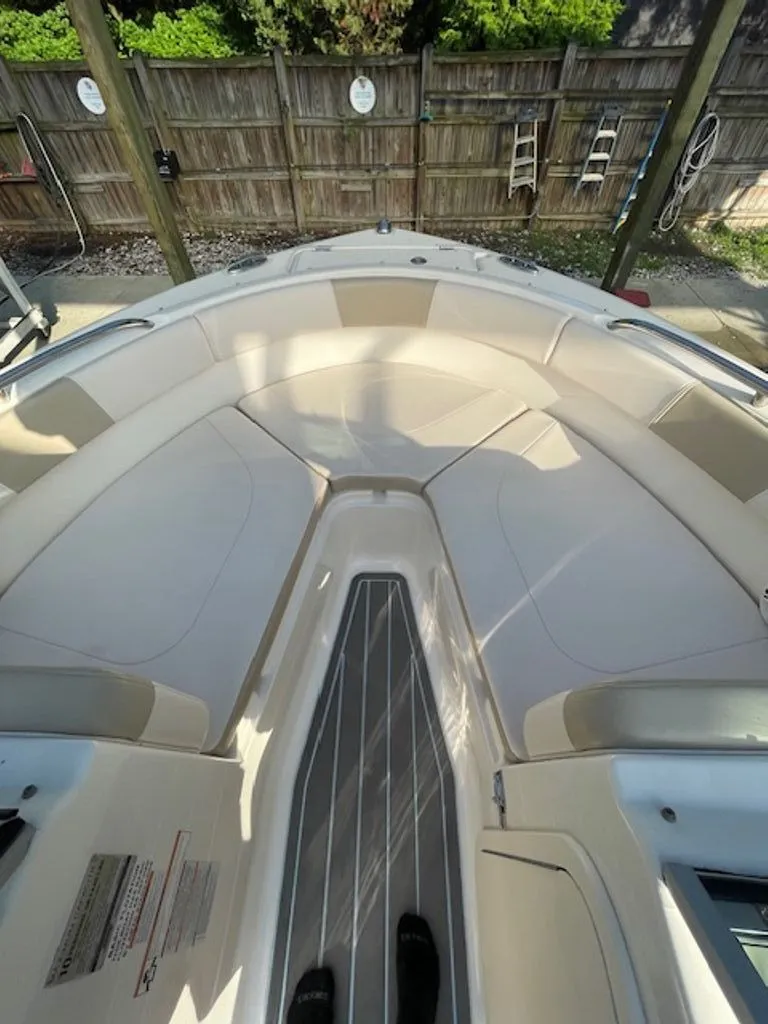 Slide: The Image of Robalo R227 Dual Console 2017 - 21